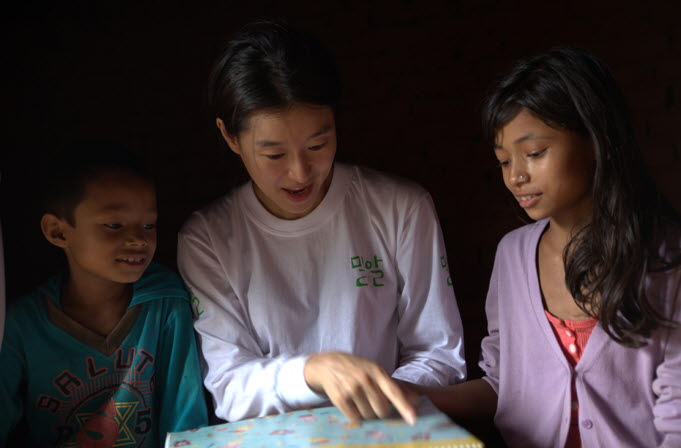 배우 예지원과 함께한 네팔 출정기 '카트만두에 희망을 심고 오다'